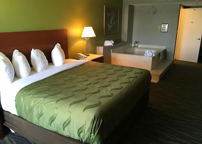 Quality Inn & Suites Winter Park Village Area